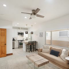 Historic West Beach Apartment — 2 blocks to the Beach
