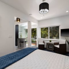 Luxury Beach Studio — 2 blocks to the Beach and Funk Zone