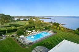 Villa Salt Acres — Idyllic East Coast Estate in Stonington - Image 2
