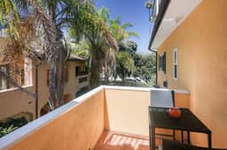 Affordable Executive Getaway — blocks to Beach and Funk Zone - Image 3