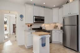 Affordable Beach Penthouse — 2 blocks to Beach and Funk Zone - Image 2