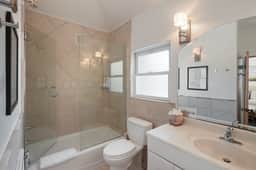 Historic West Beach Apartment — 2 blocks to the Beach - Image 4