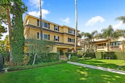 Historic West Beach Apartment — 2 blocks to the Beach - Image 5