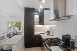 Rare West Beach Studio — 2 blocks to the Beach and Funk Zone - Image 2