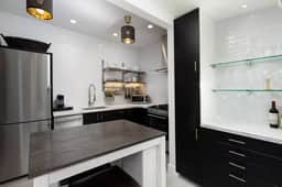 Luxury Beach Studio — 2 blocks to the Beach and Funk Zone - Image 4