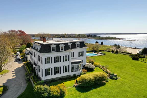 Villa Salt Acres — Idyllic East Coast Estate in Stonington - Image 4