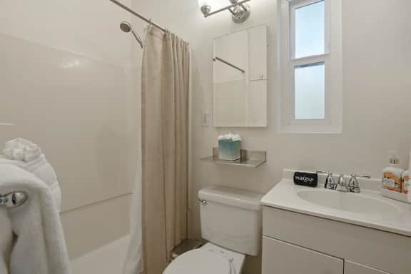 Historic West Beach Studio —  blocks to beach and Funk Zone - Image 3