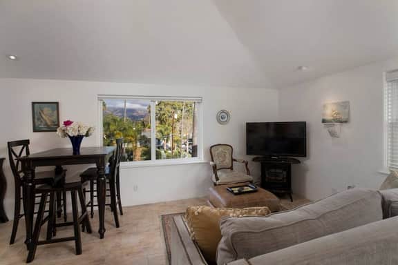Affordable Beach Penthouse — 2 blocks to Beach and Funk Zone - Image 5