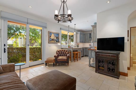 Luxury Seaside Getaway — 2 blocks to the Beach and Funk Zone - Image 1